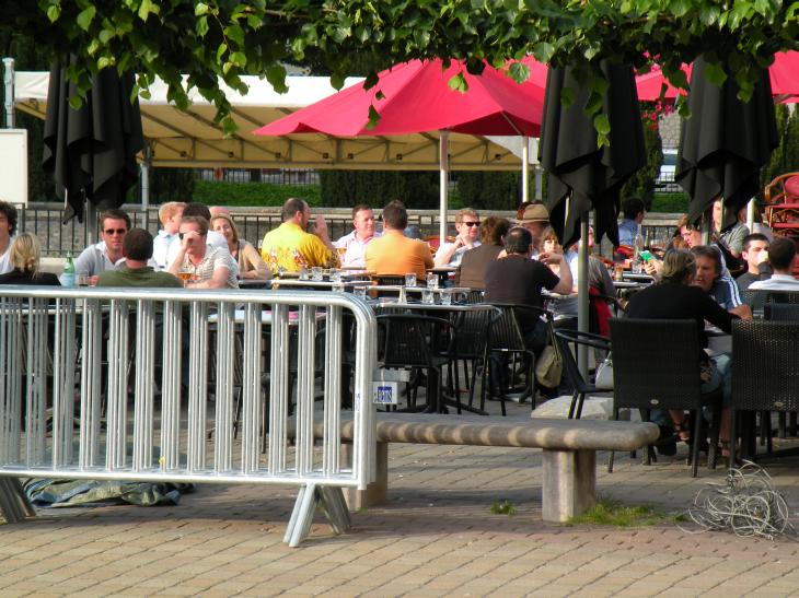  terrasse de café, place du forum